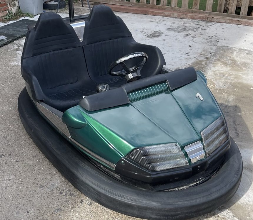 Atrezzo - Auto de choque